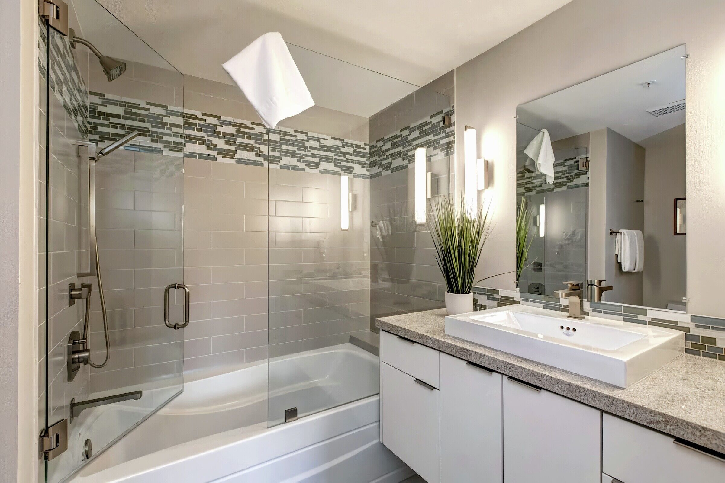 #431 - Ensuite Bathroom