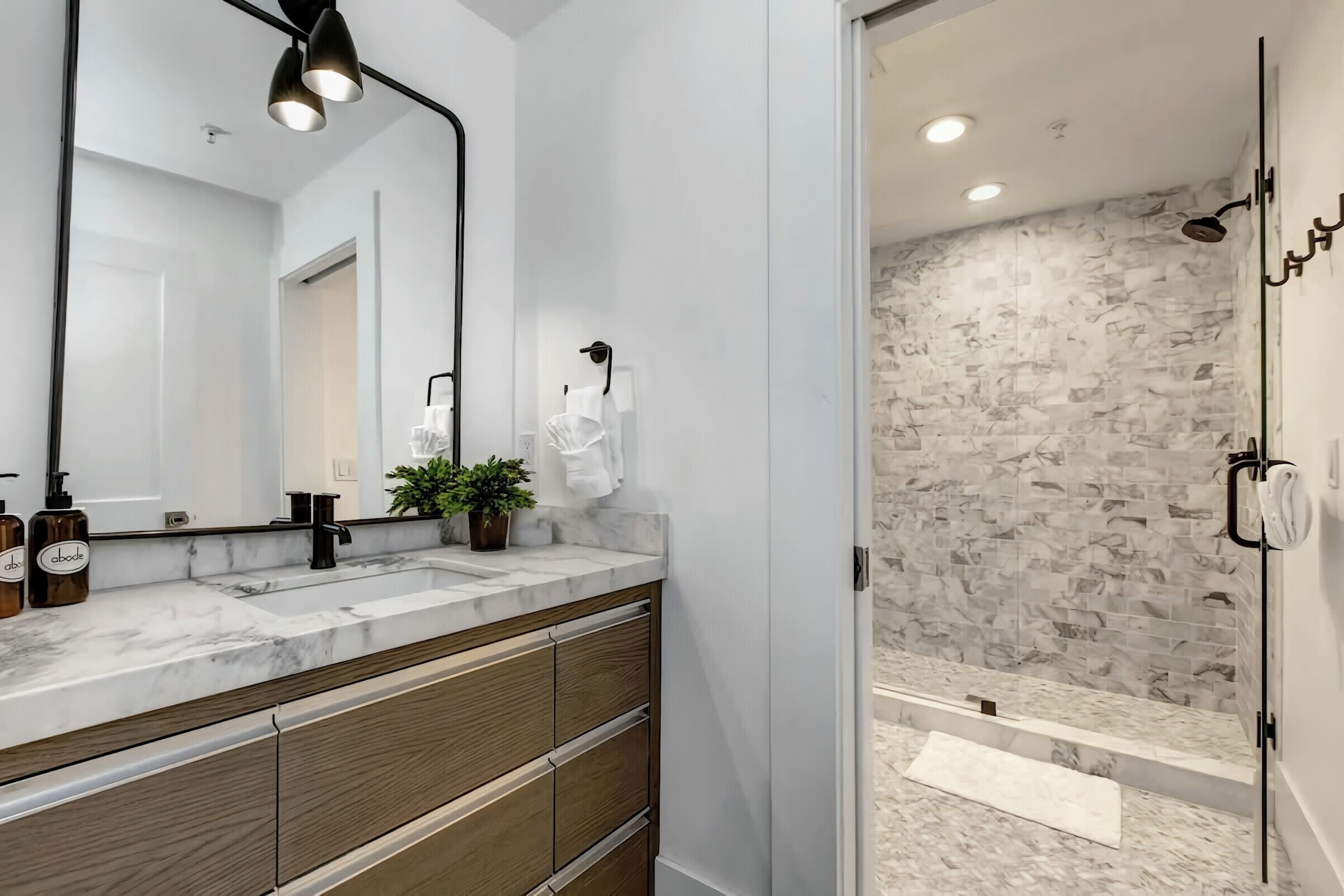 #306 - Bathroom