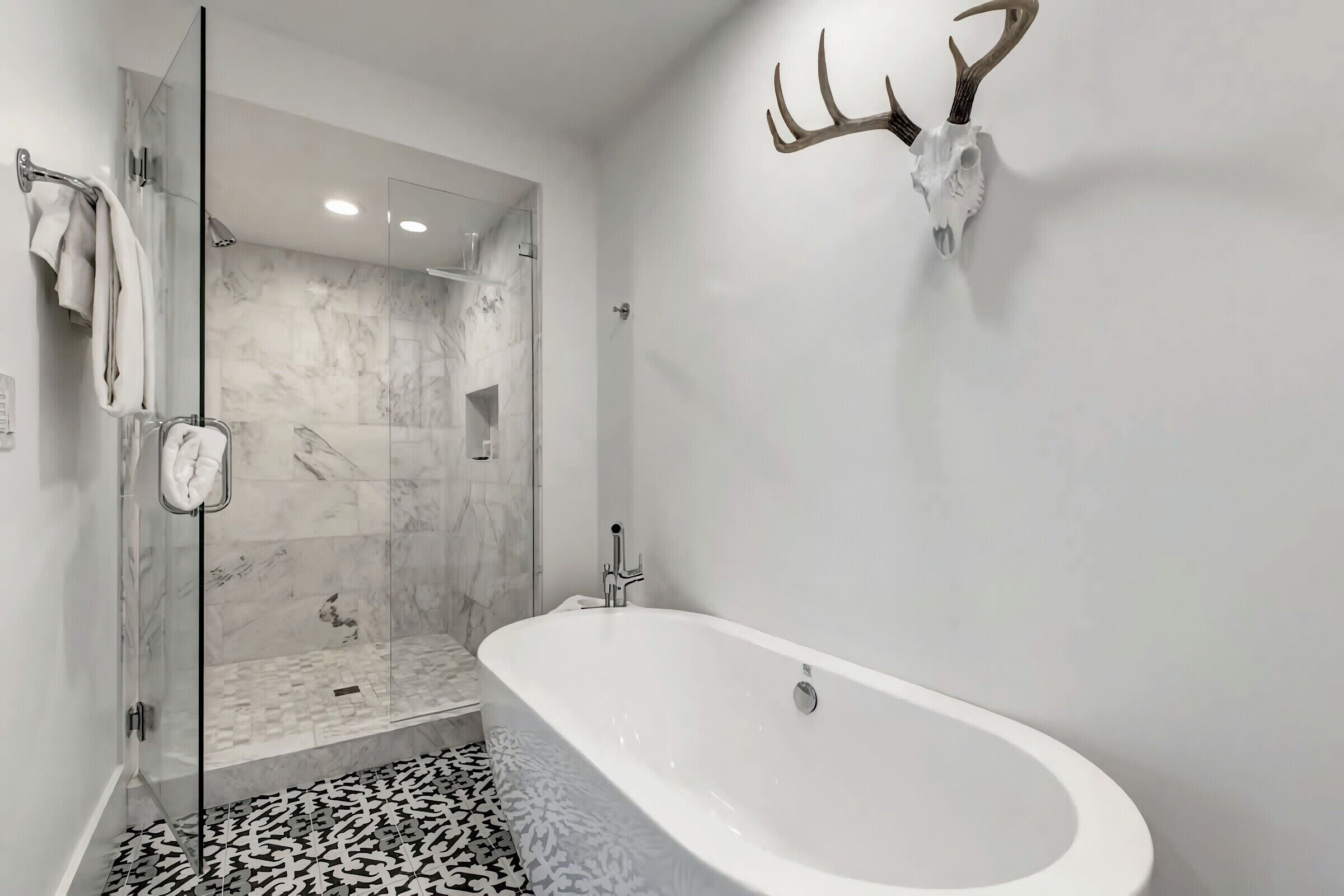 #306 - Master Ensuite Bathroom