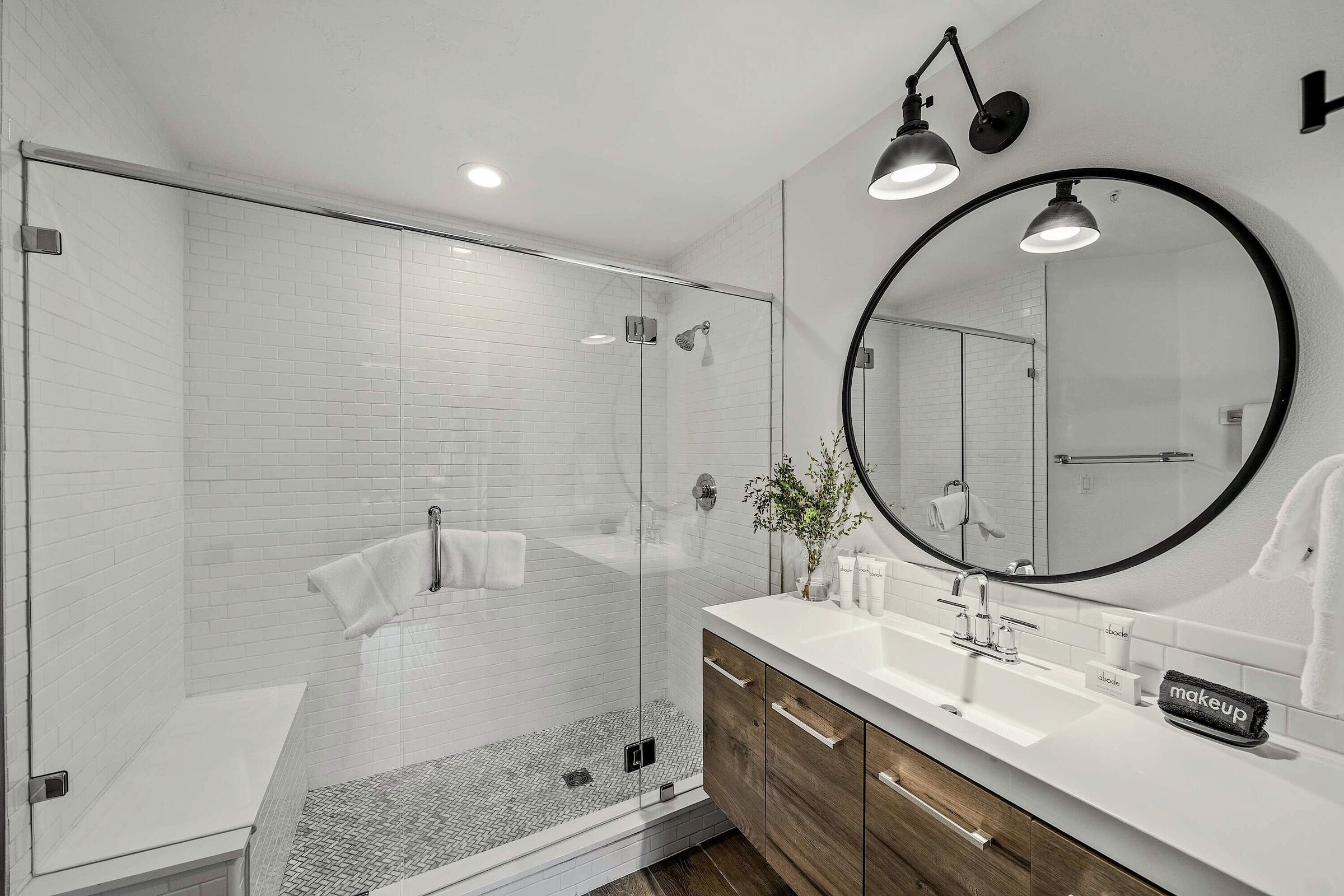 #330 - Ensuite Bathroom