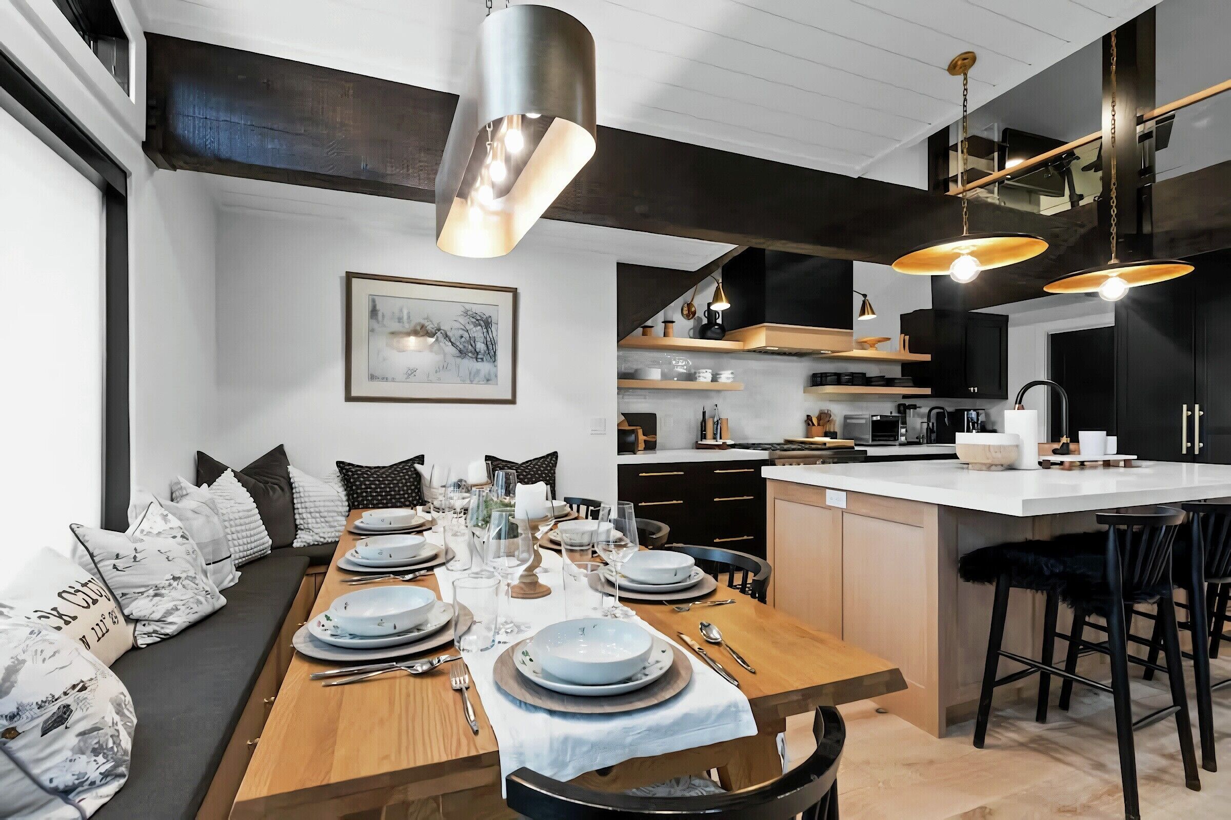 Dining Area & Kitchen