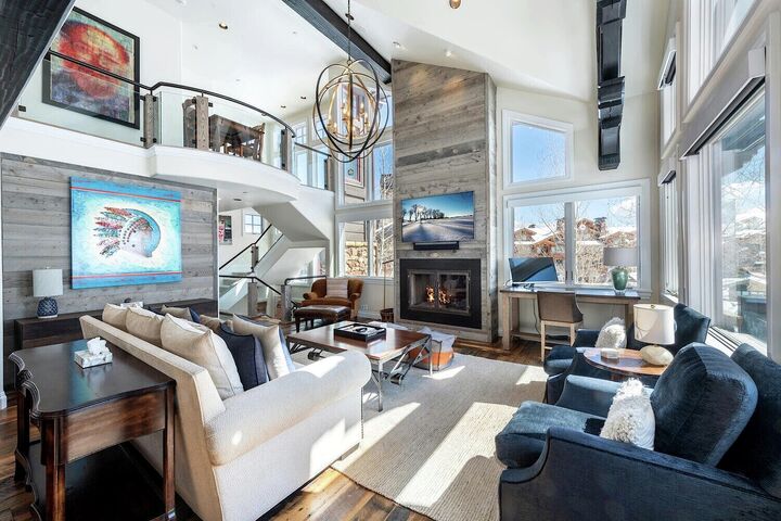 #8 - Living Area