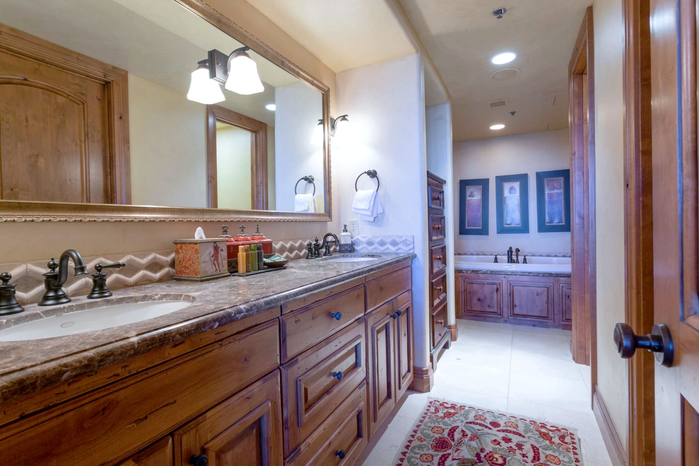 #308 - Master Ensuite Bathroom