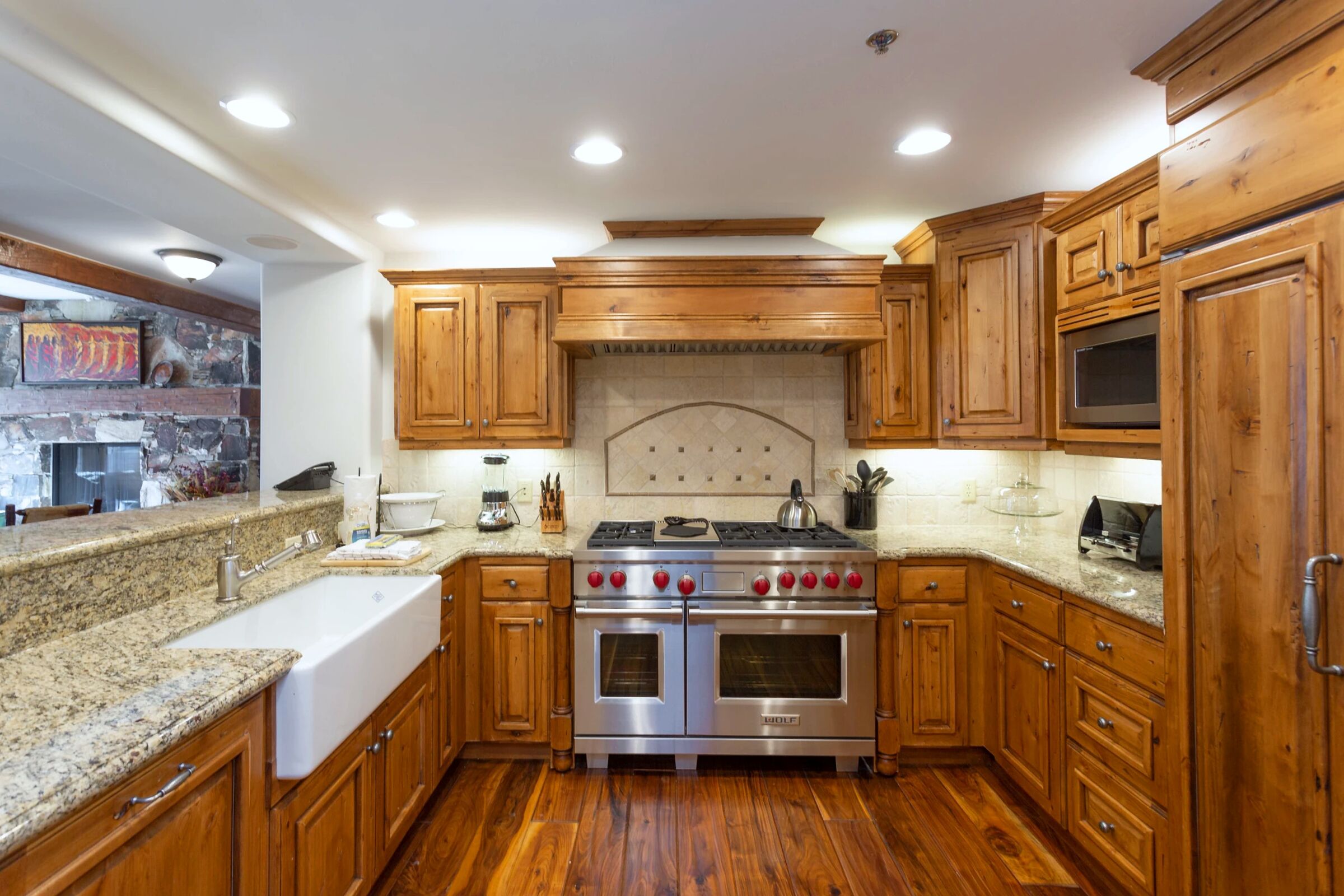 #404 - Kitchen