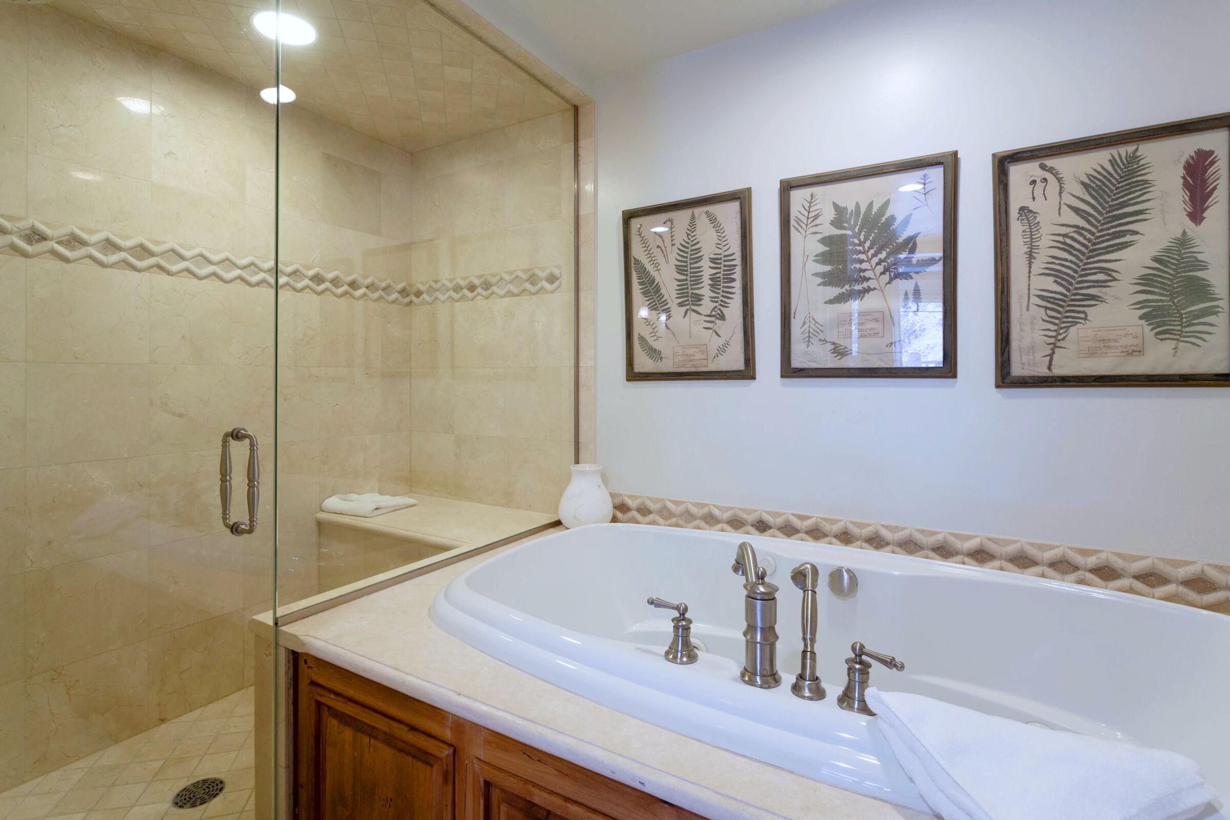 #404 - Master Ensuite Bathroom