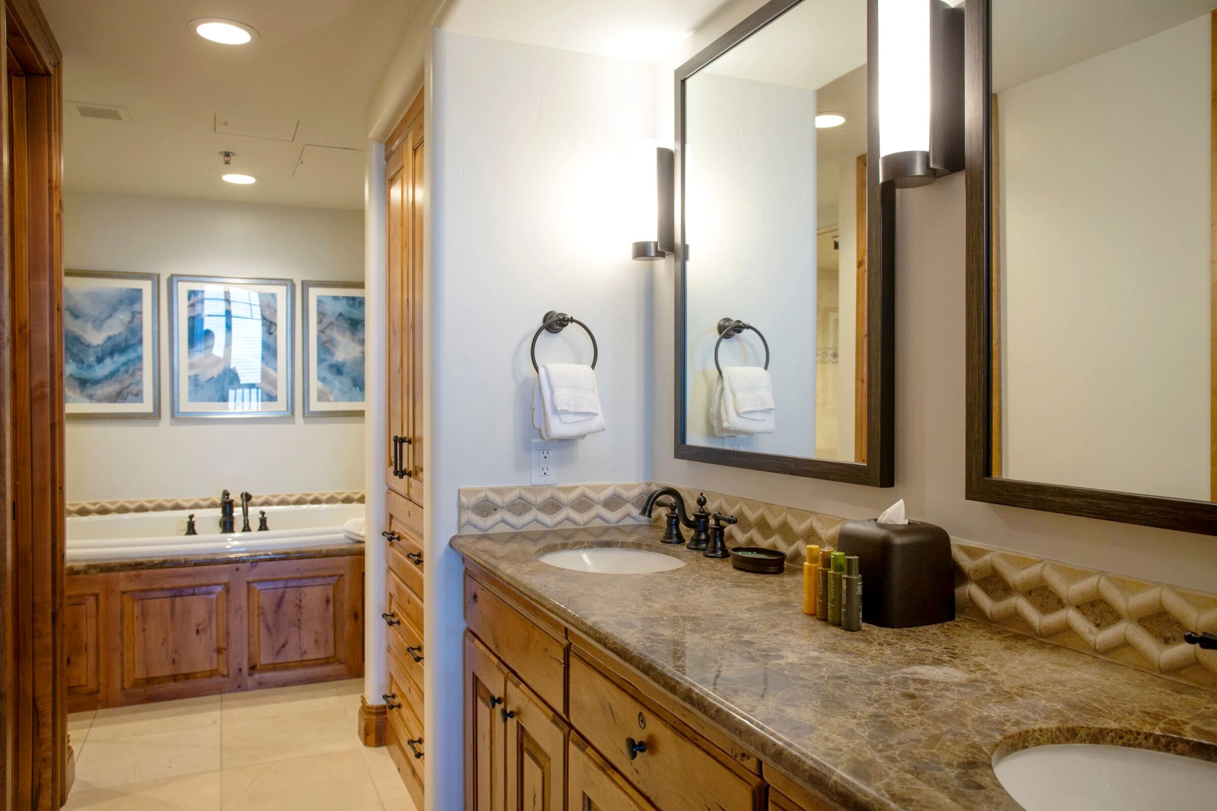 #408 - Master Ensuite Bathroom