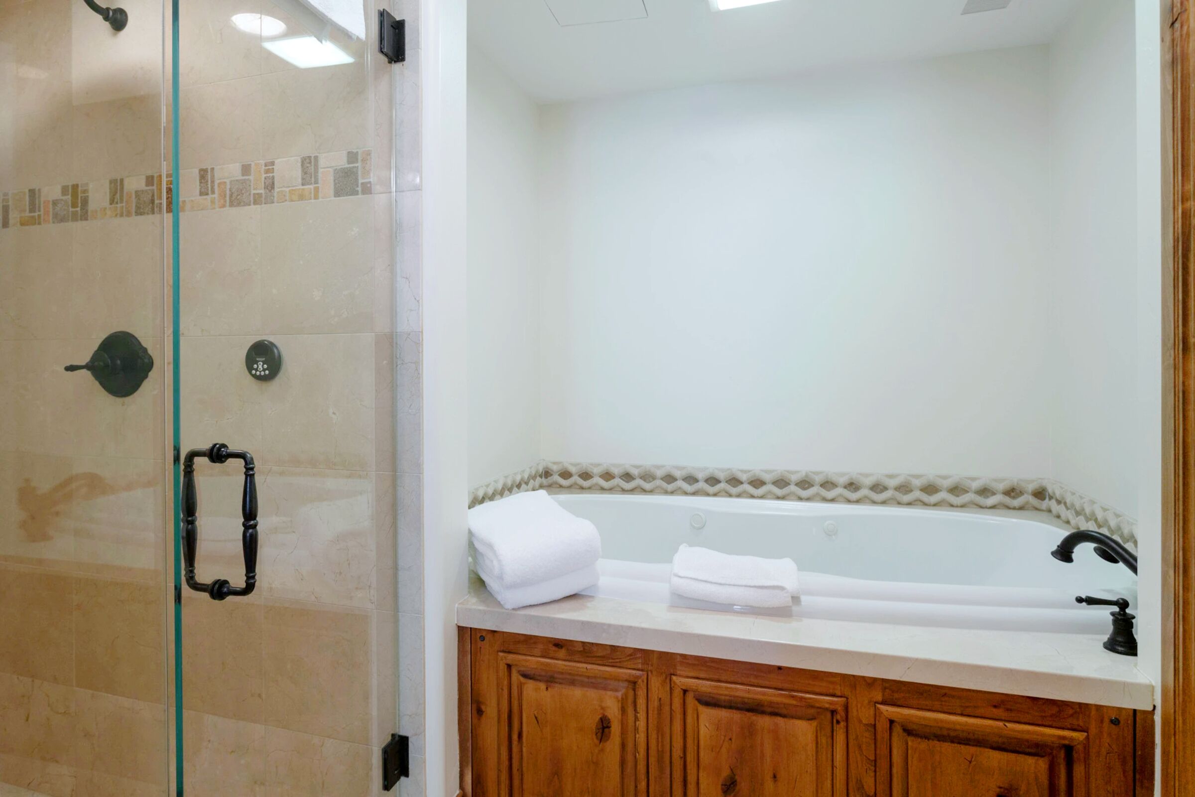 #306 - Master Ensuite Bathroom