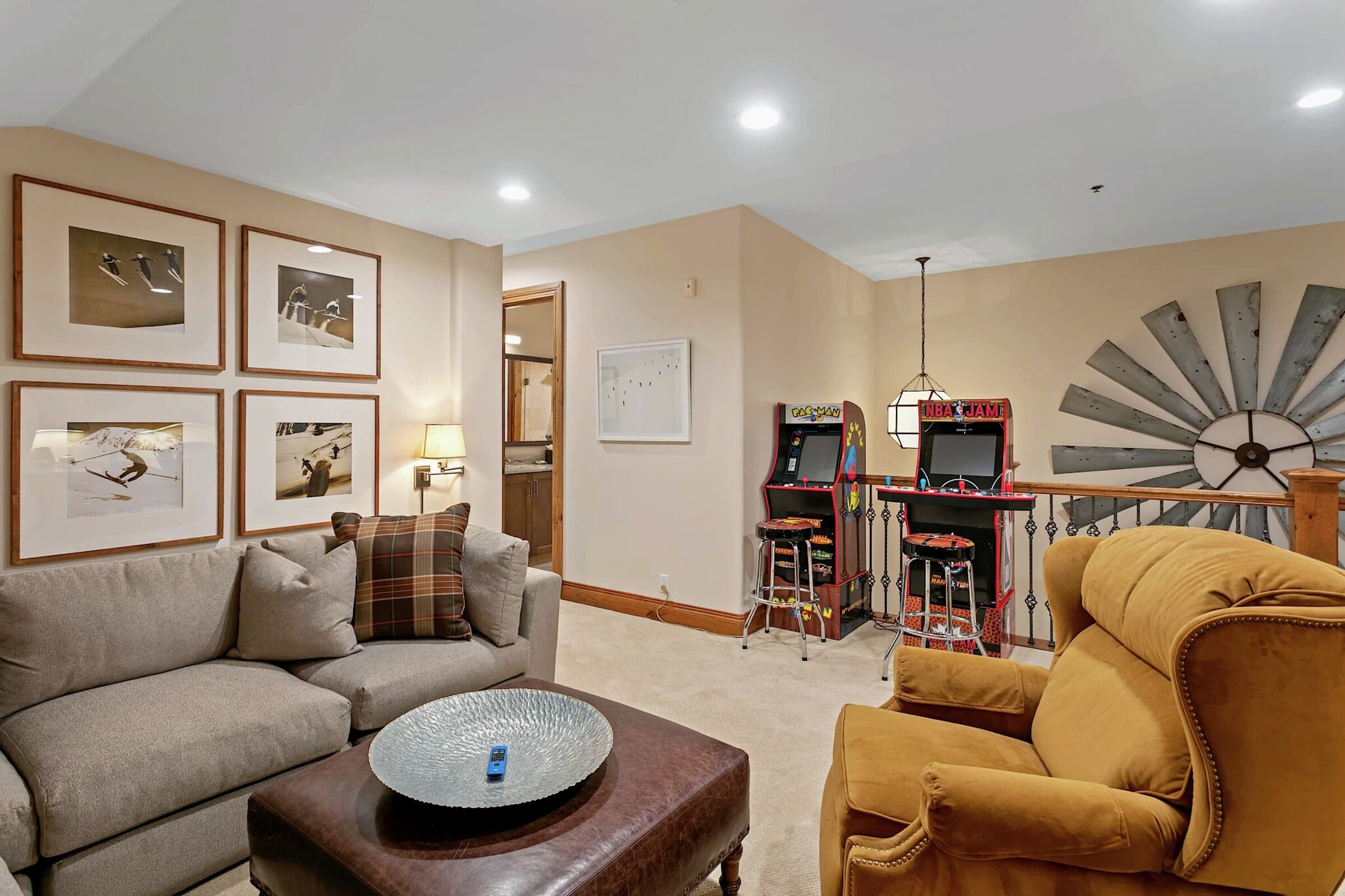 #406 - Family Room