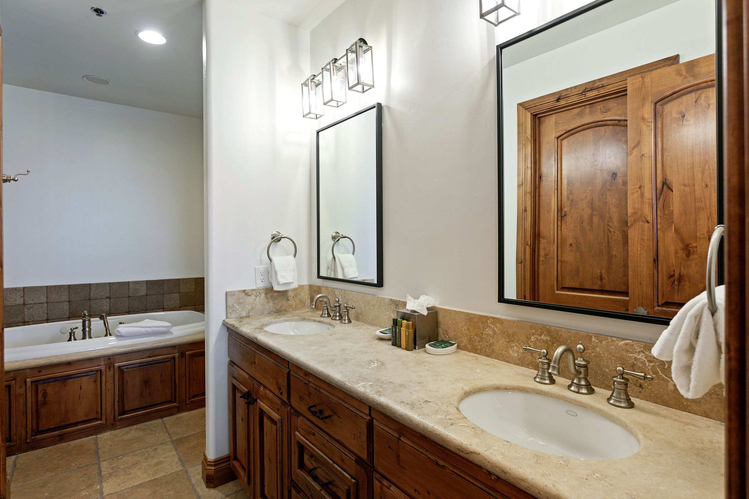 #505 - Ensuite Bathroom