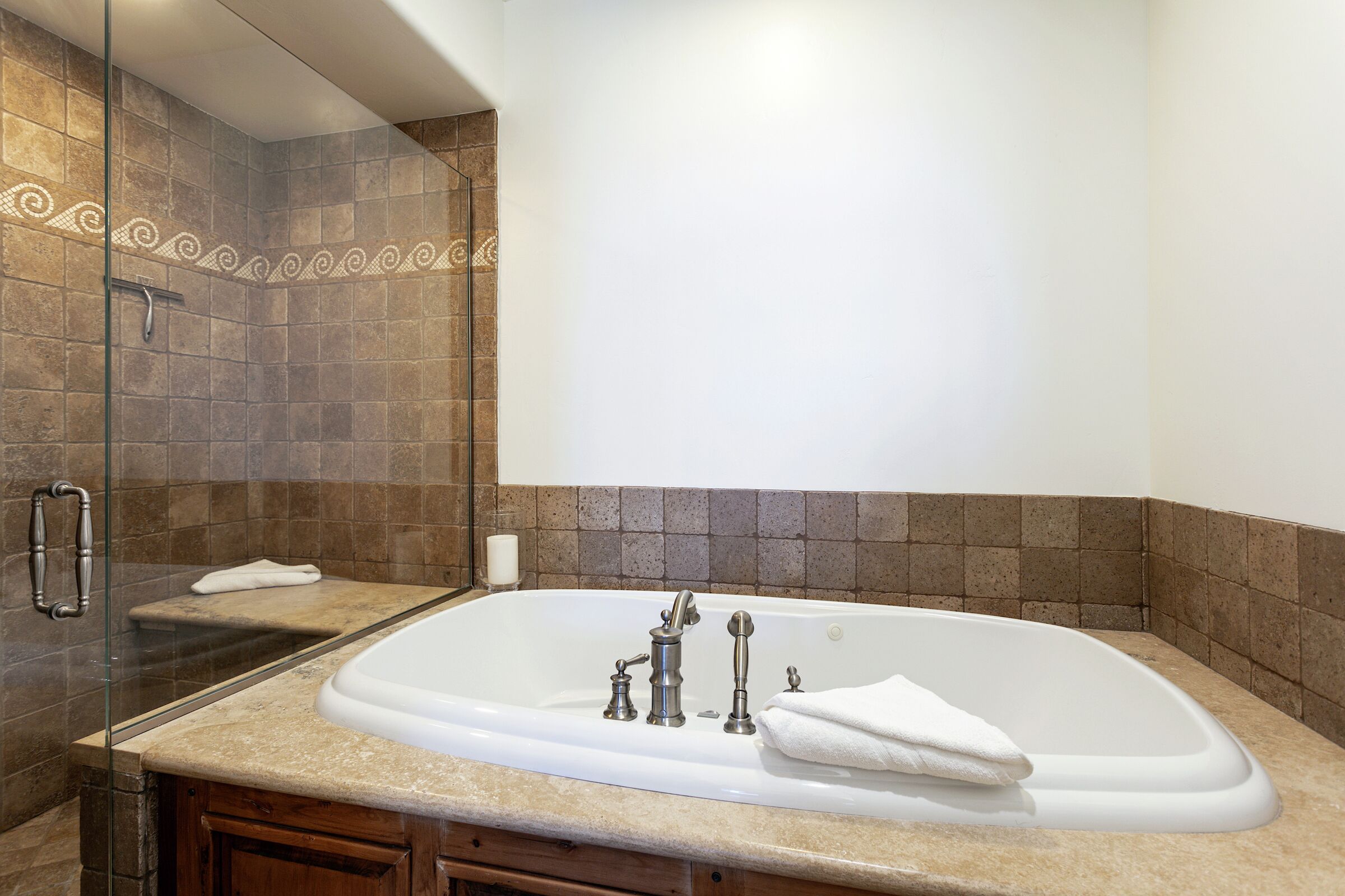 #505 - Ensuite Bathroom