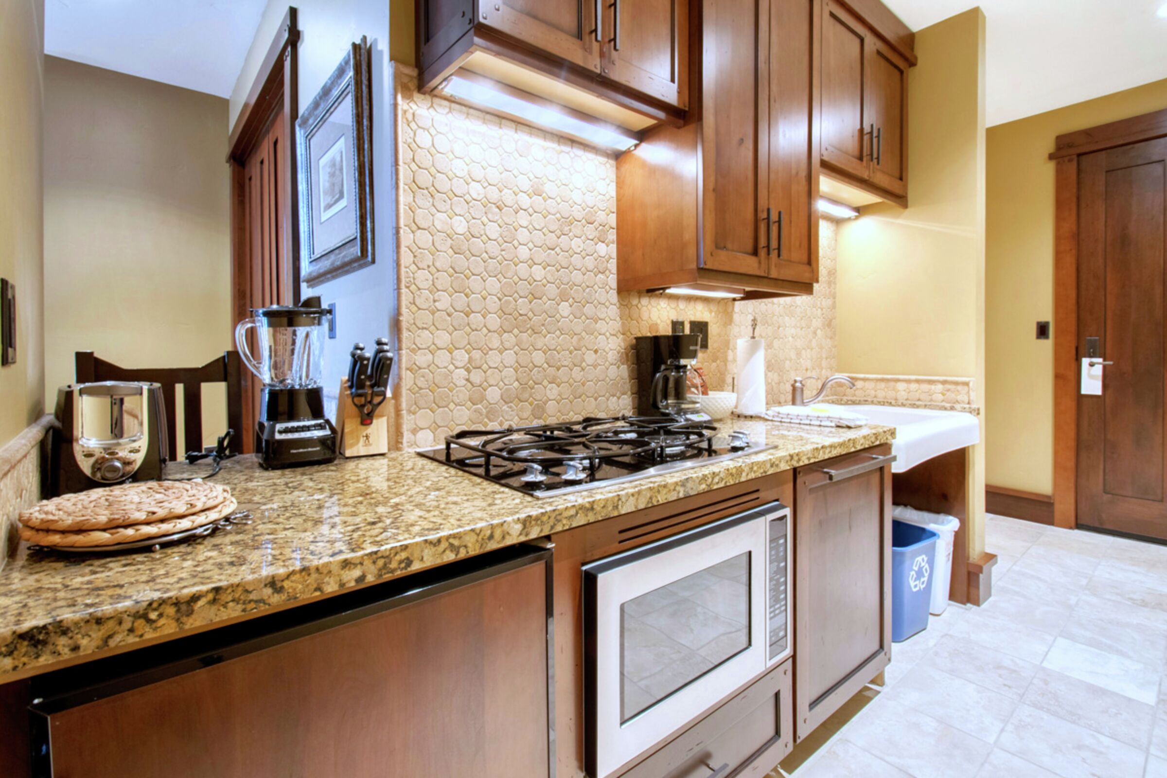 Studio Kitchenette