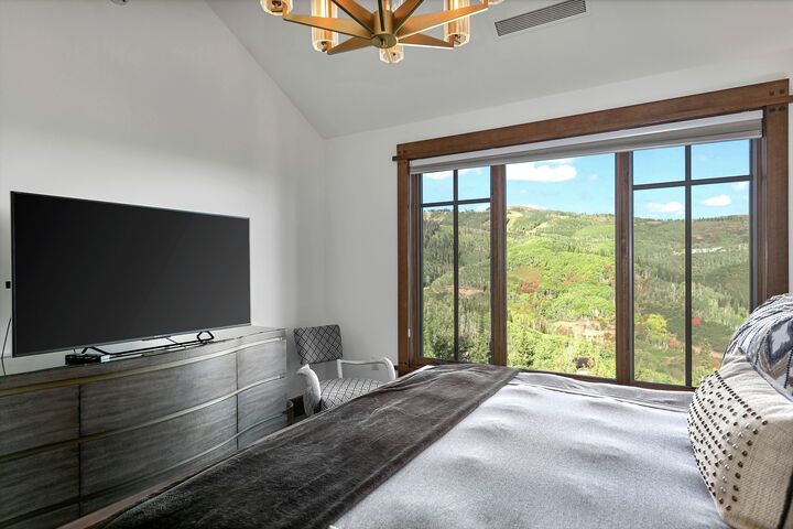 #405 - Master Bedroom
