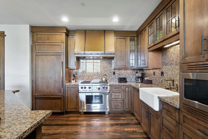 #405 - Kitchen
