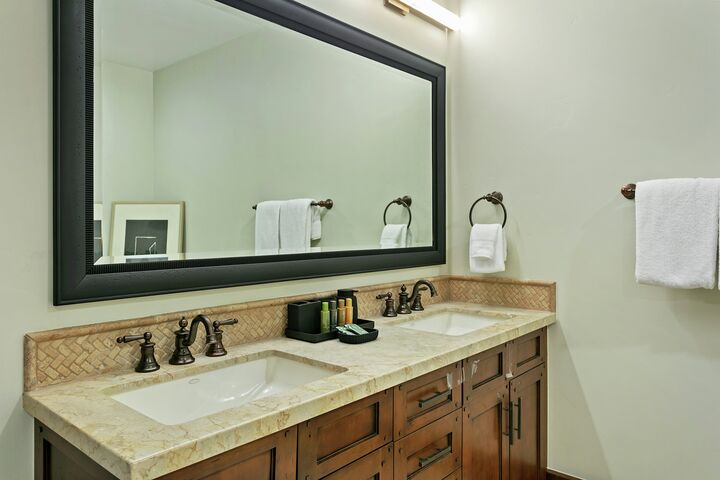 Master Ensuite Bathroom