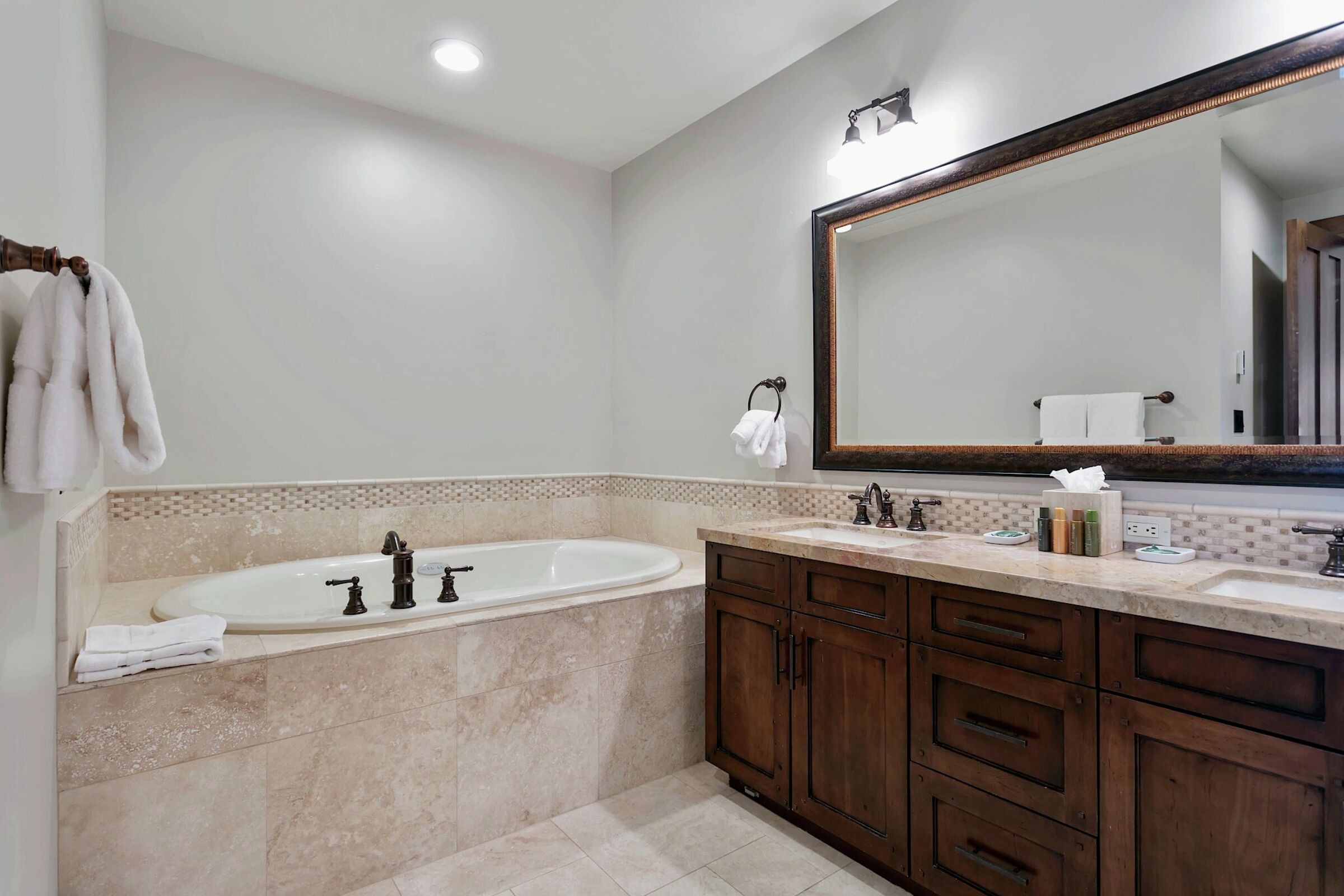 #401 - Master Ensuite Bathroom