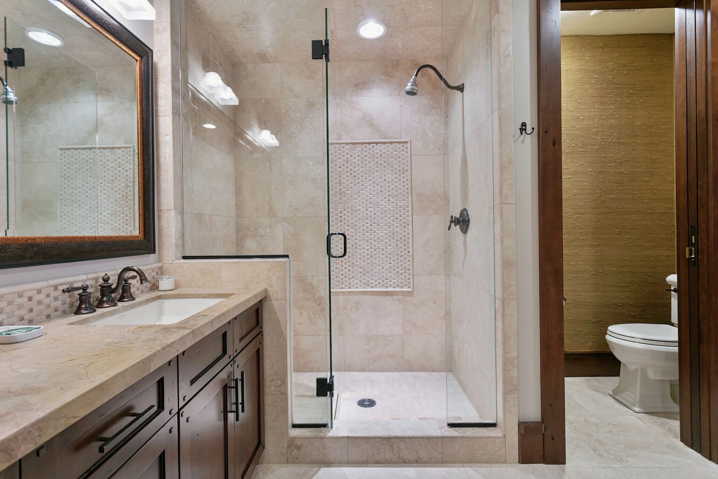 #401 - Master Ensuite Bathroom