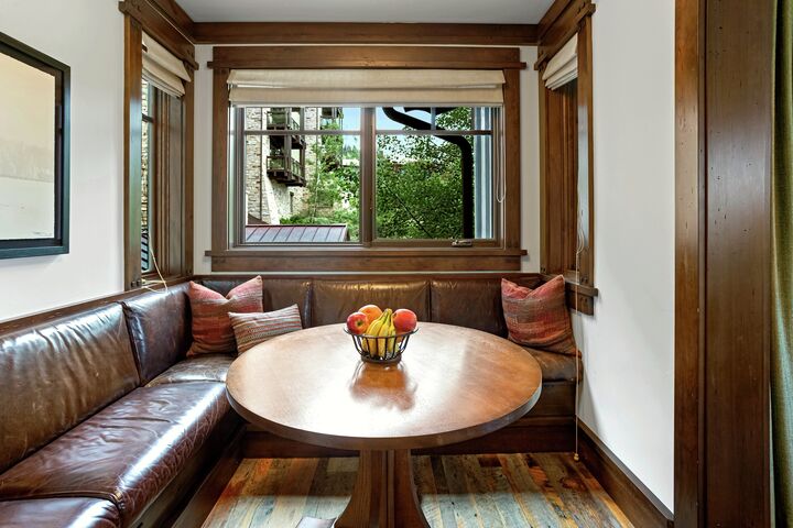 #203 - Breakfast Nook