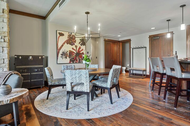 #315 - Dining Area