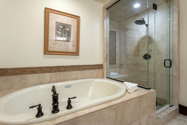 Master Ensuite Bathroom