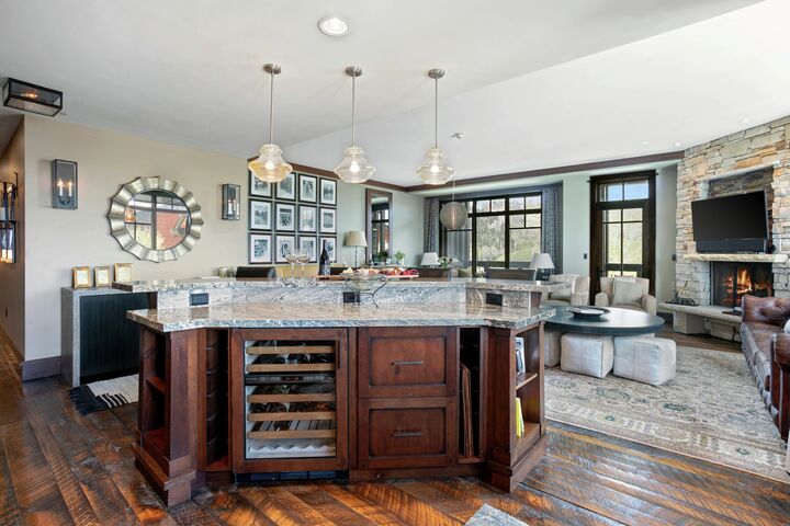 #307 - Kitchen, Living Area & Dining Area