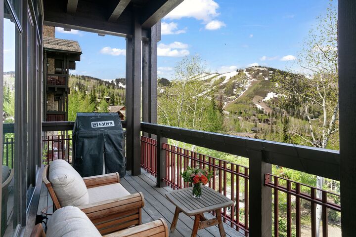 #307 - Balcony with BBQ