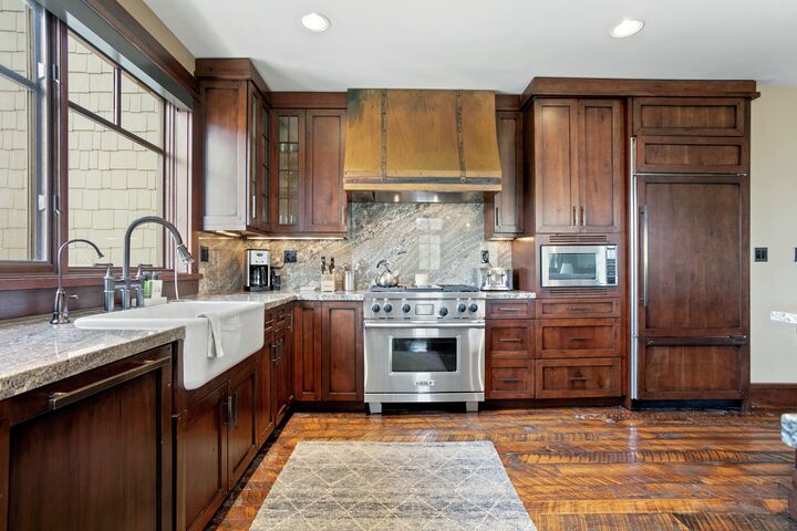 #307 - Kitchen