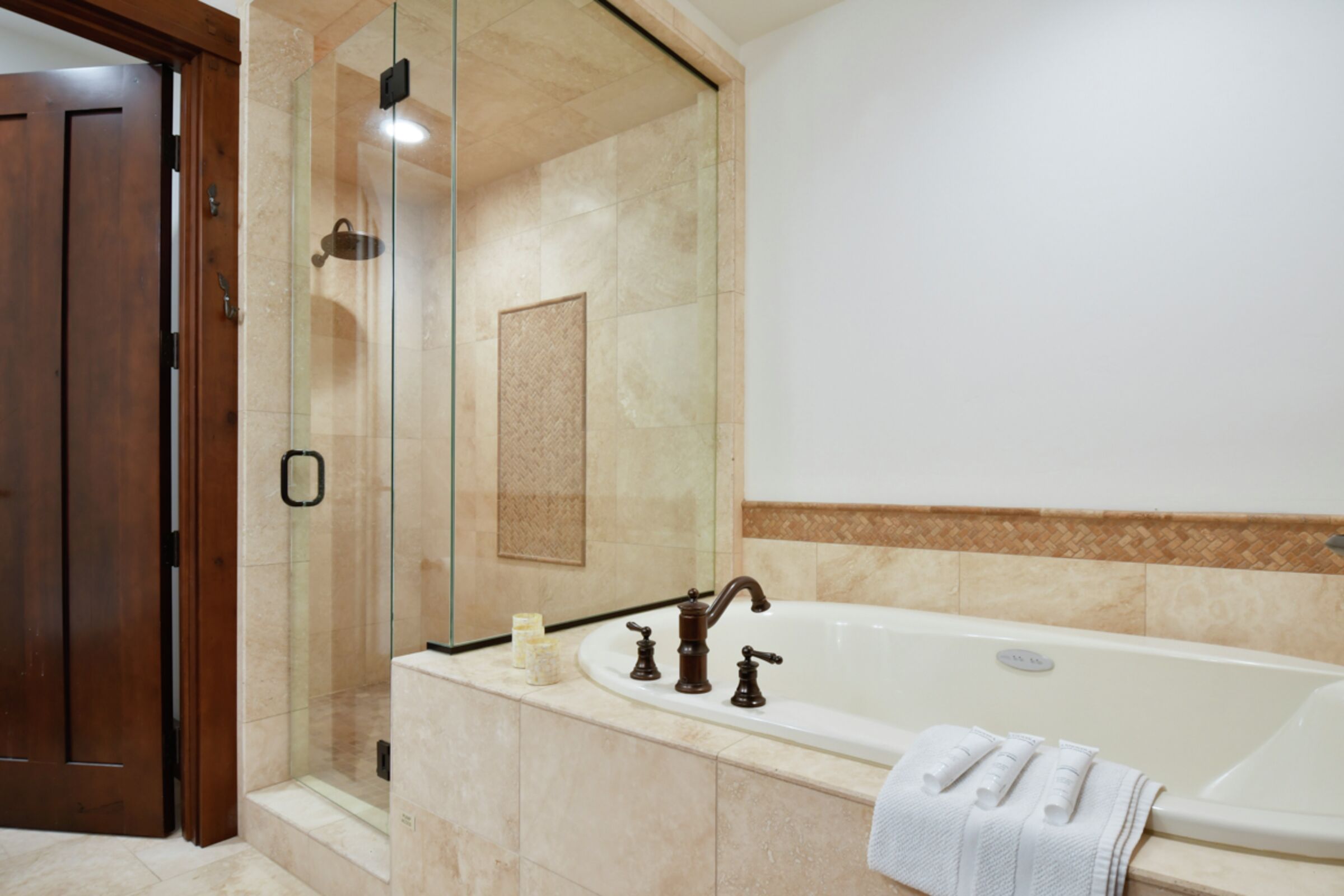 #311 - Master Ensuite Bathroom