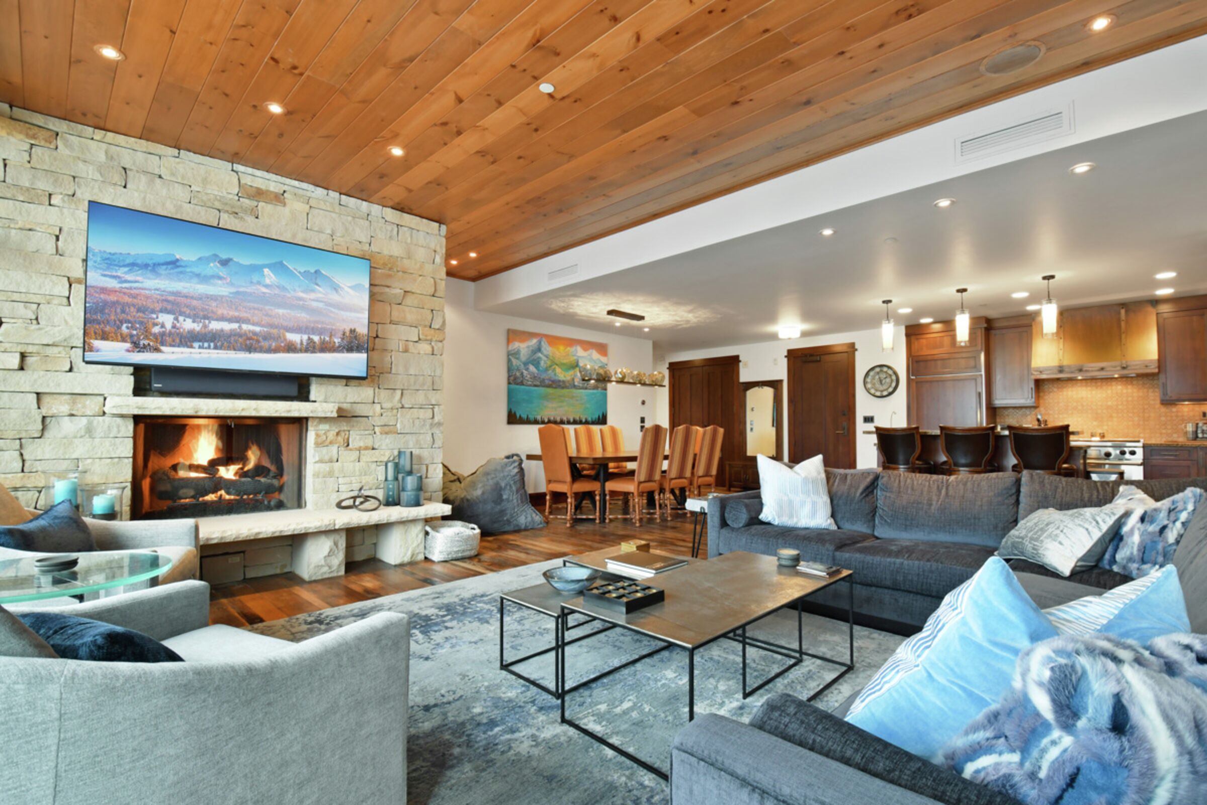 #311 - Living Room