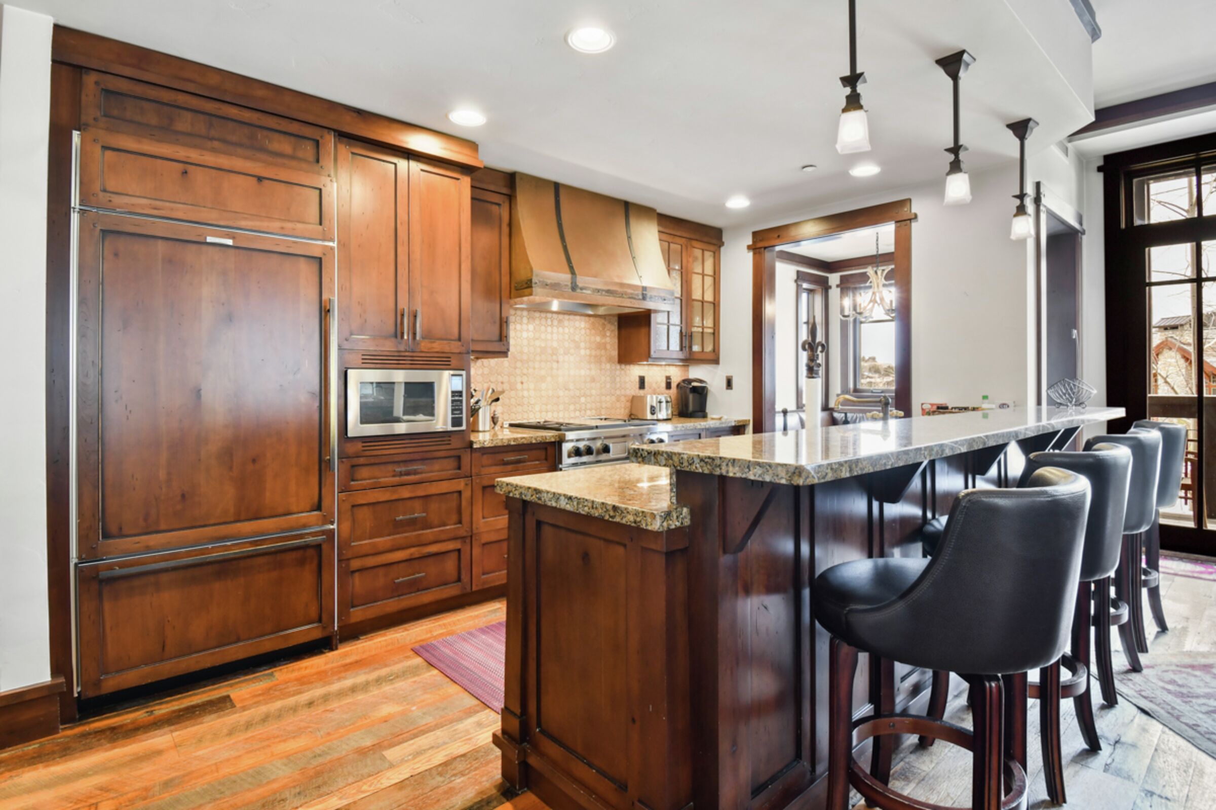 #302 - Kitchen