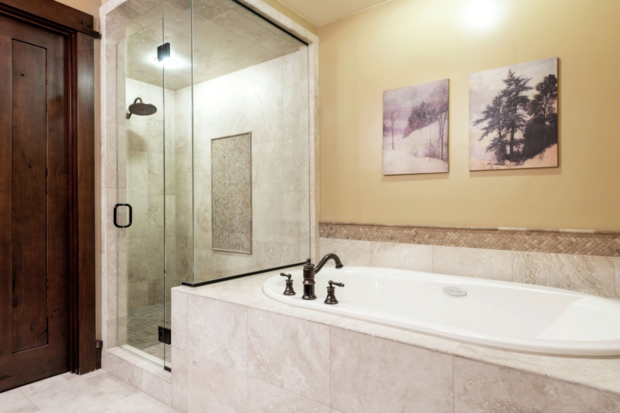 #416 - Master Ensuite Bathroom
