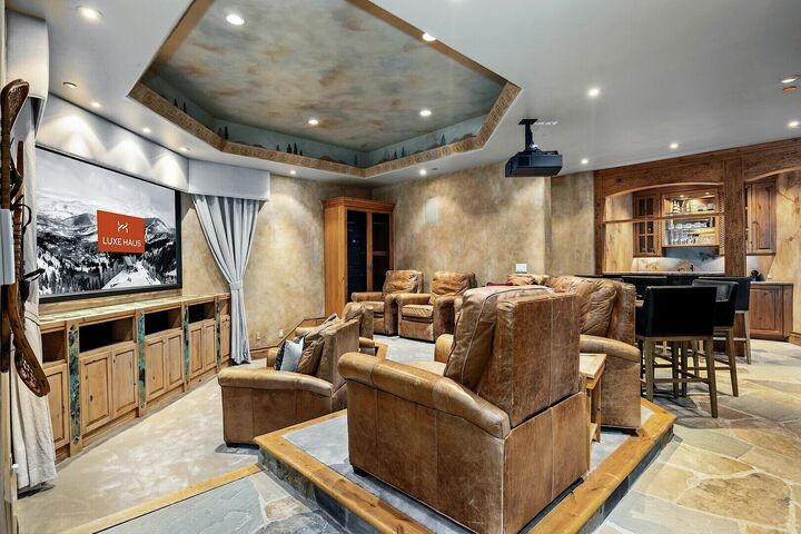 5 Bdrm Spa - Home Theatre