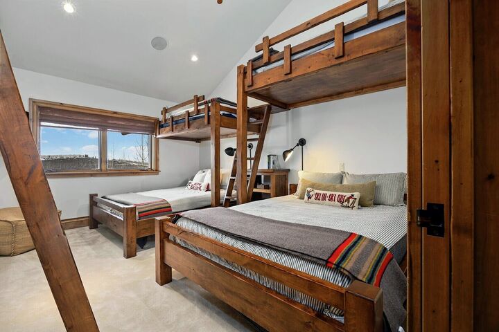 5 Bdrm Spa - Bedroom