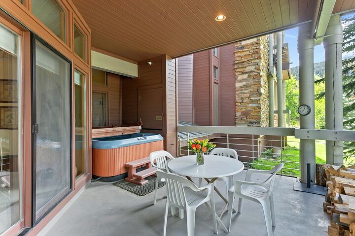 Balcony with Hot Tub
