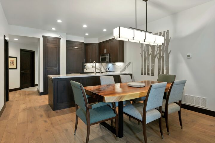 #B32 - Dining Area & Kitchen
