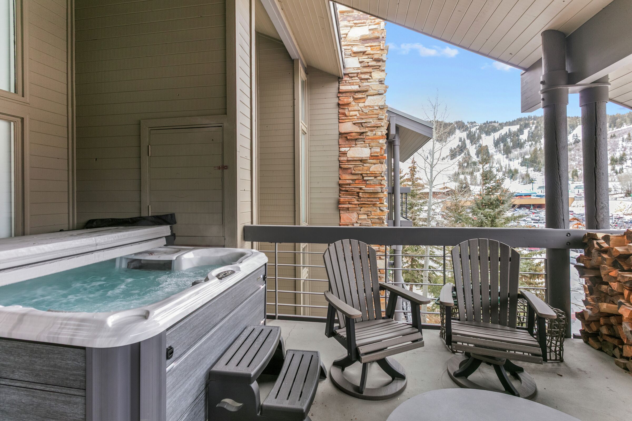 Balcony with Hot Tub