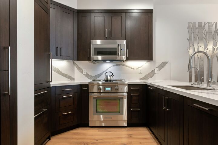 #B32 - Kitchen