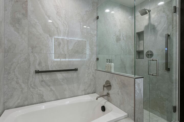 #B32 - Master Ensuite Bathroom