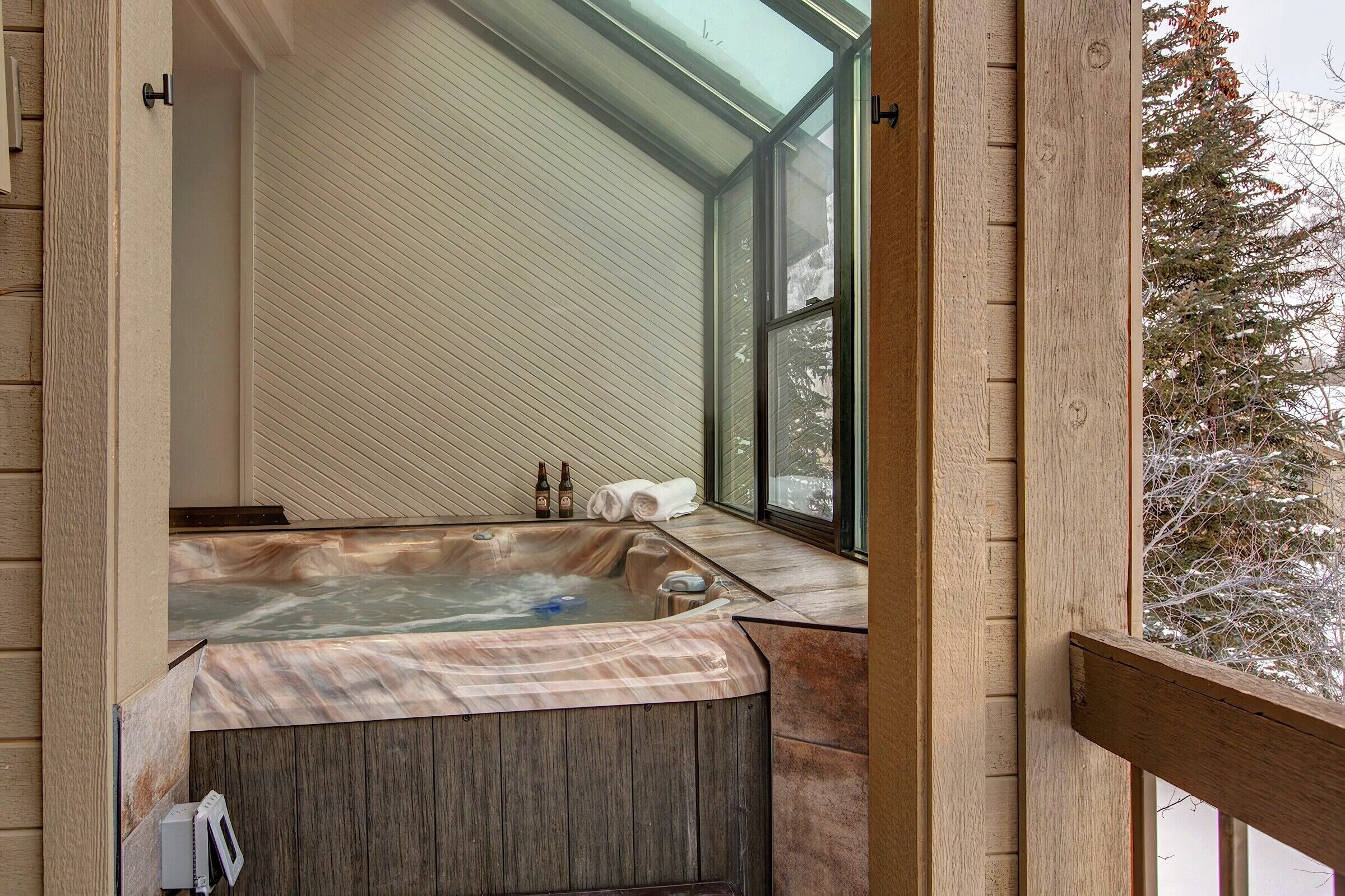 Balcony with Hot Tub