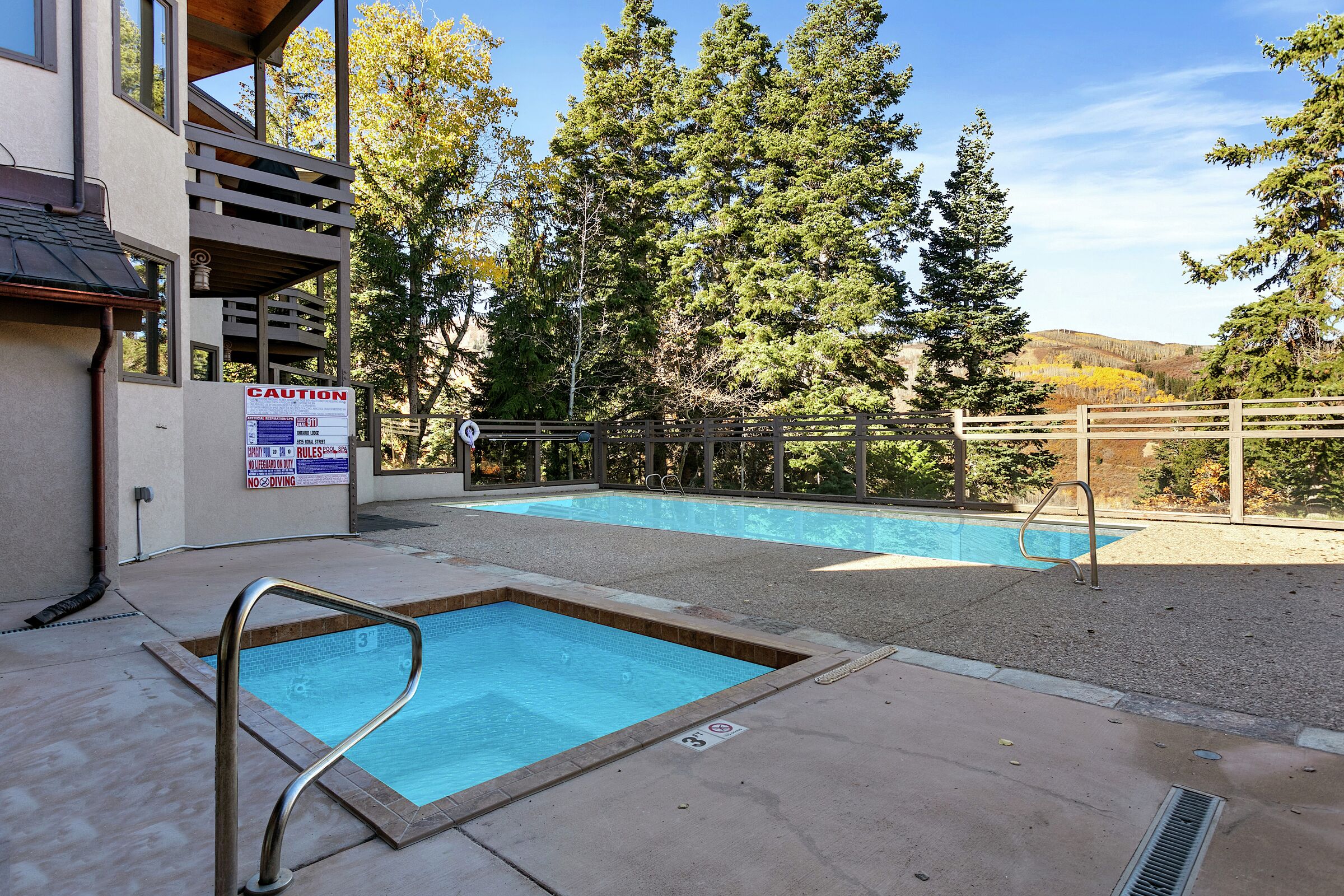 Outdoor Hot Tub & Pool