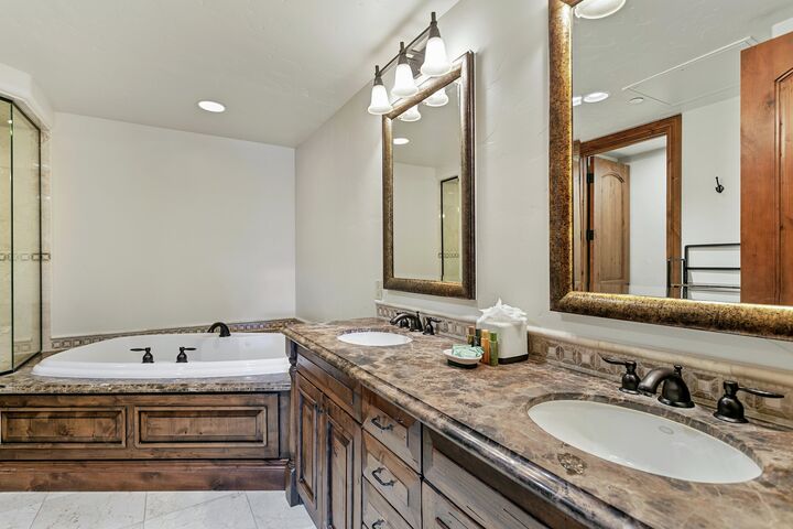 #304 - Master Ensuite Bathroom