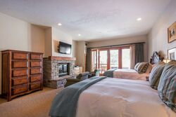 Luxury QQ HT/Mtn View - Luxury Two Queen Room