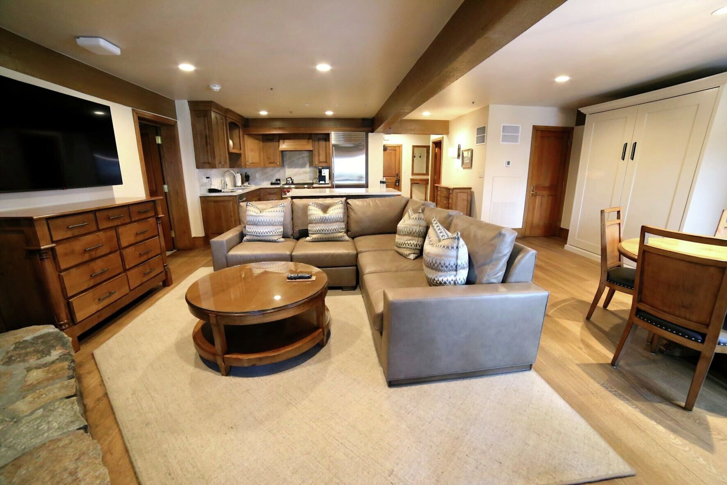 Living Area, Dining Area & Kitchen