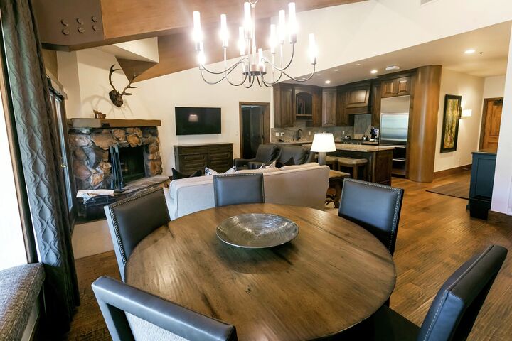 Dining Area, Living Area & Kitchen