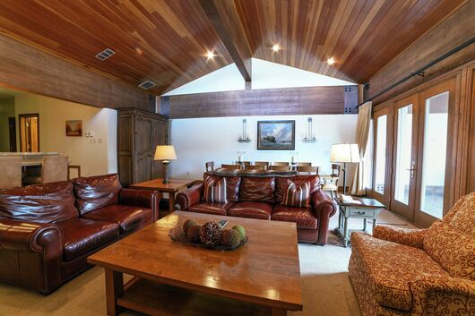 Living Area & Dining Area