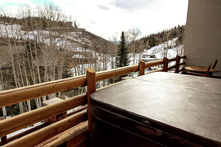 Balcony with Hot Tub
