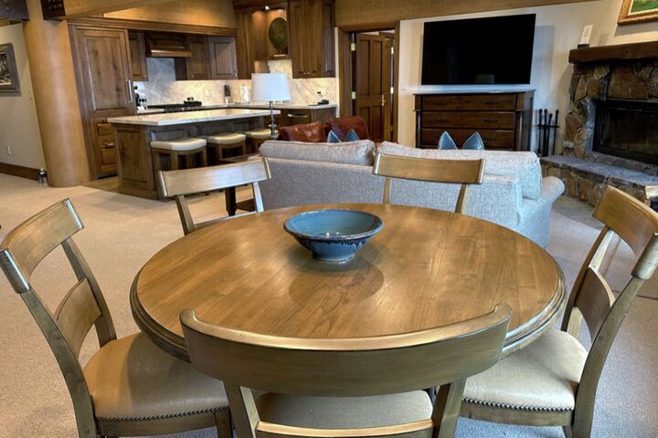 Dining Area, Living Area & Kitchen