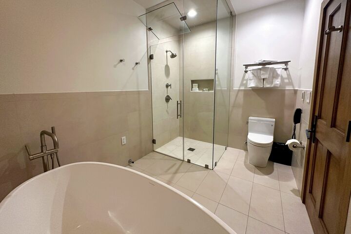 Master Ensuite Bathroom