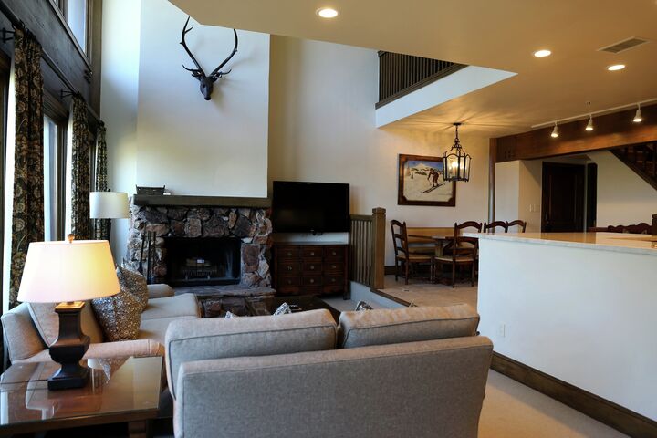 Living Area & Dining Area