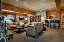 4 Bdrm 5 Bath Luxury Townhouse HT - Living Area