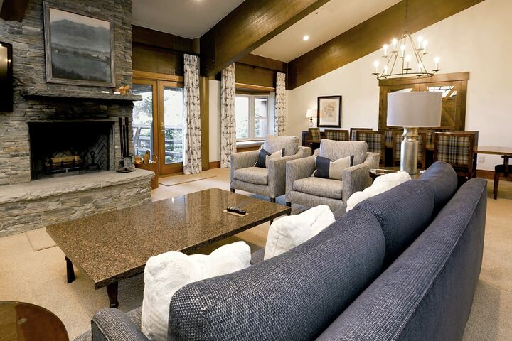 Living Area & Dining Area